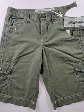 Y2K Eddie Bauer green cargo shorts capri mid length